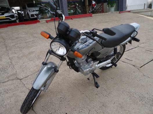 HONDA - CG 125 TITAN ES - 2001/2001 - Prata - R$ 7.823,00